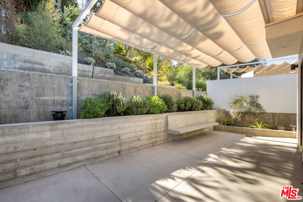 2354 Riverside Drive