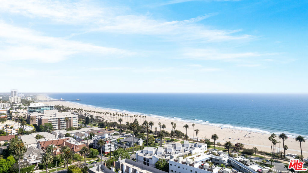 153 San Vicente Boulevard PH 4C
