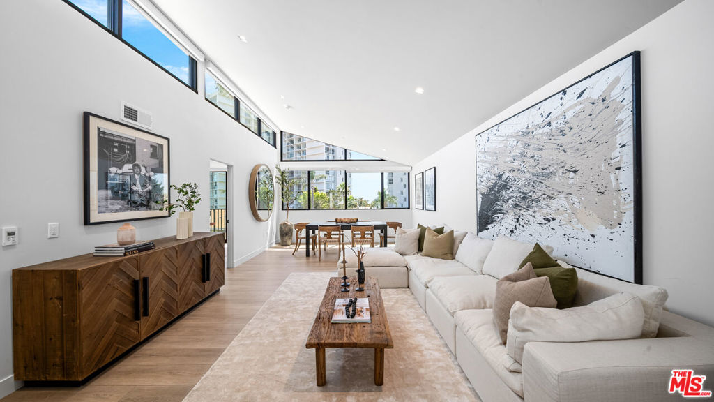 153 San Vicente Boulevard PH 4C