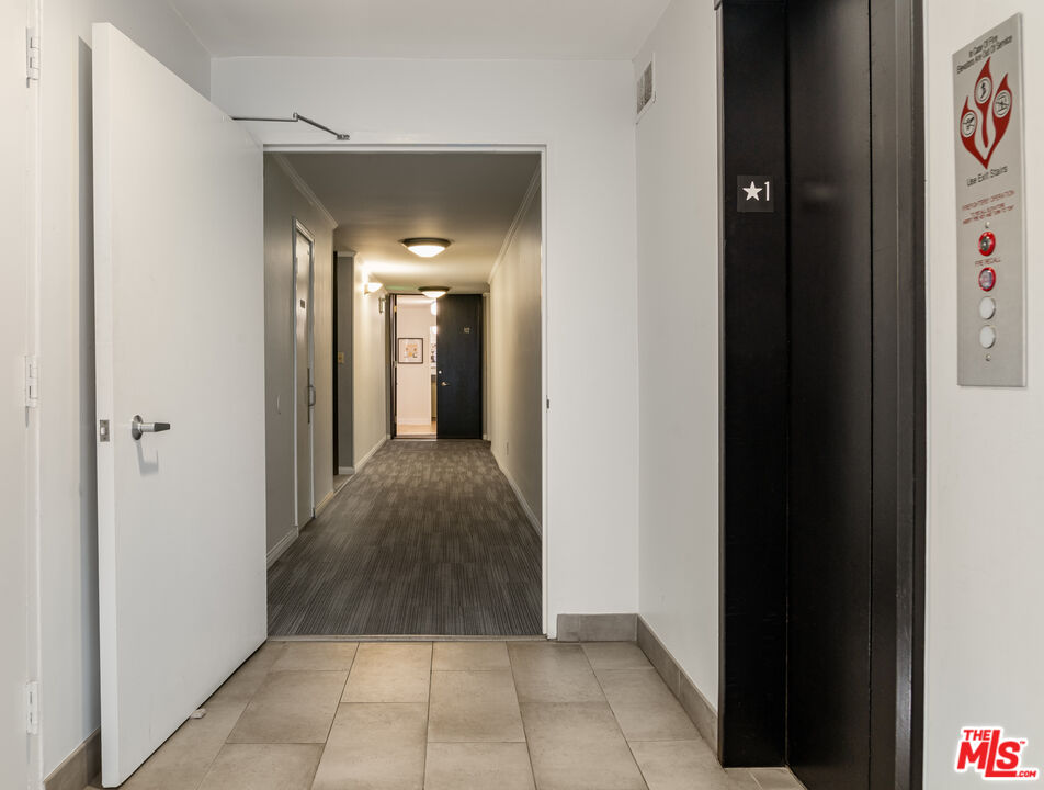 850 N Kings Rd Unit: 102