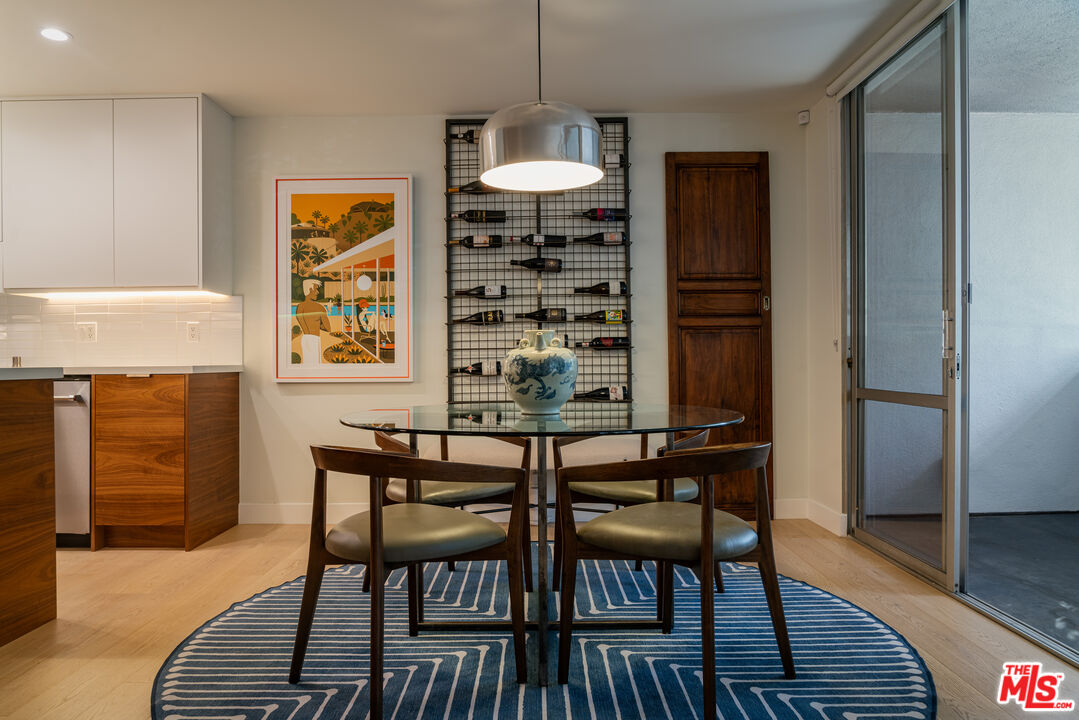 850 N Kings Rd Unit: 102