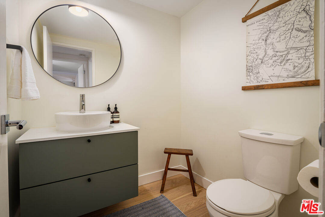 850 N Kings Rd Unit: 102