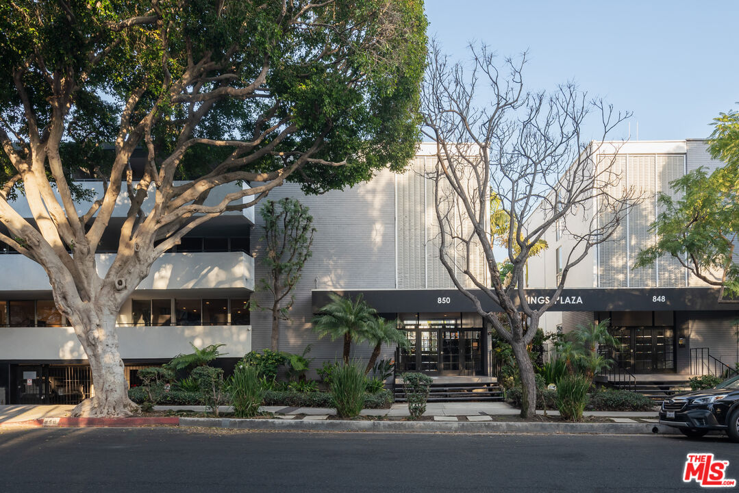 850 N Kings Rd Unit: 102