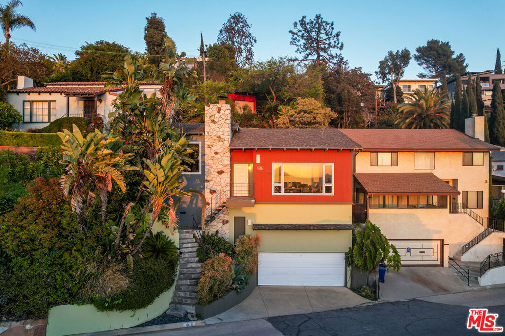 1816 Hollyvista Avenue