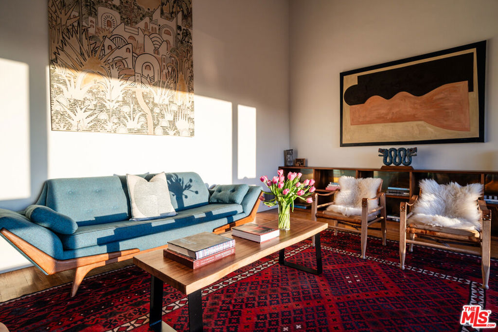 1816 Hollyvista Avenue