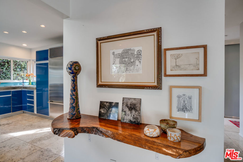 1816 Hollyvista Avenue