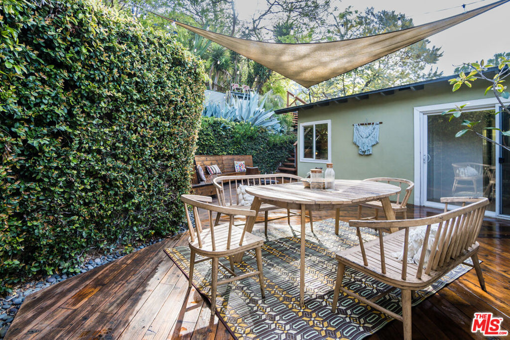 1816 Hollyvista Avenue