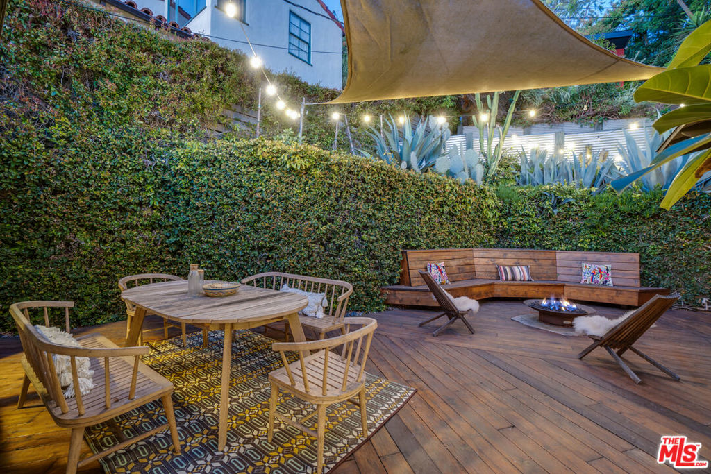 1816 Hollyvista Avenue