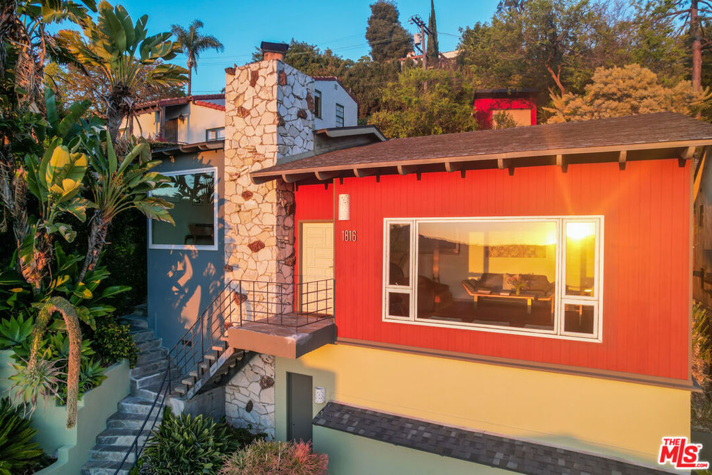 1816 Hollyvista Avenue