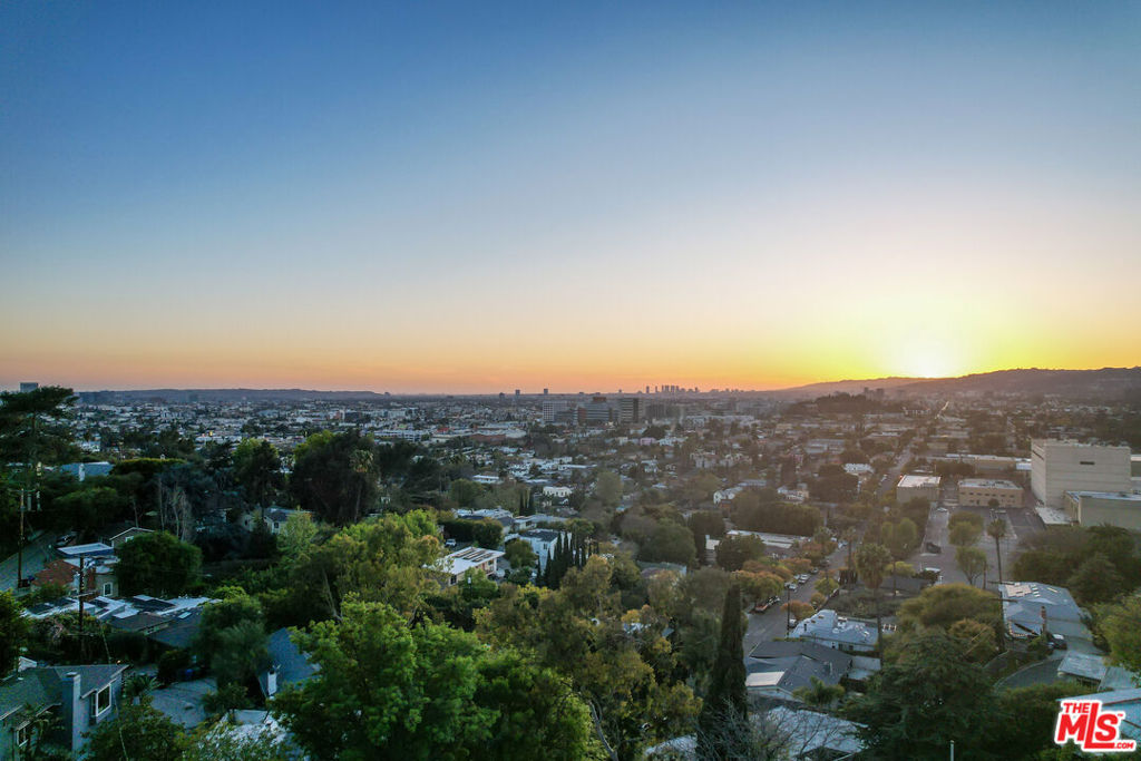 1816 Hollyvista Avenue