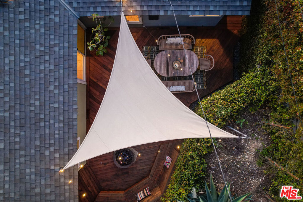 1816 Hollyvista Avenue