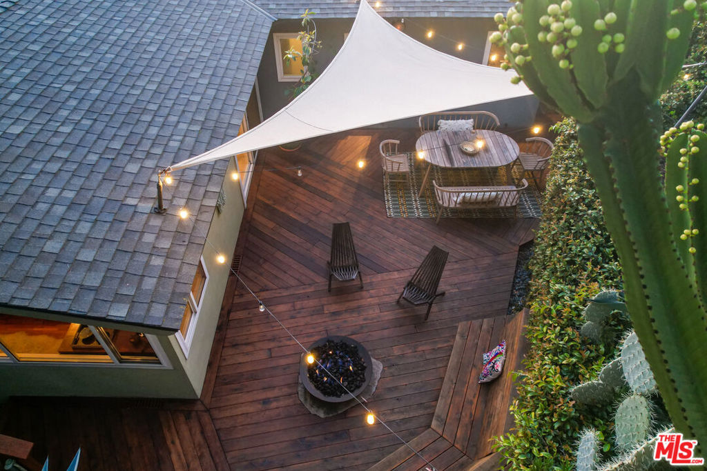 1816 Hollyvista Avenue