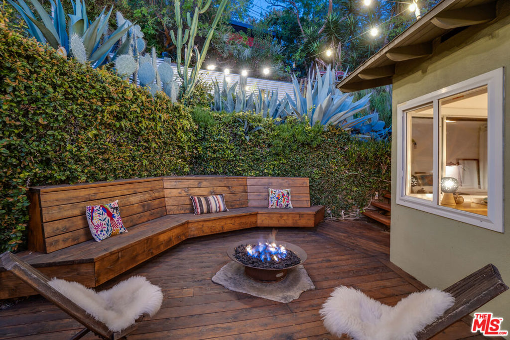 1816 Hollyvista Avenue