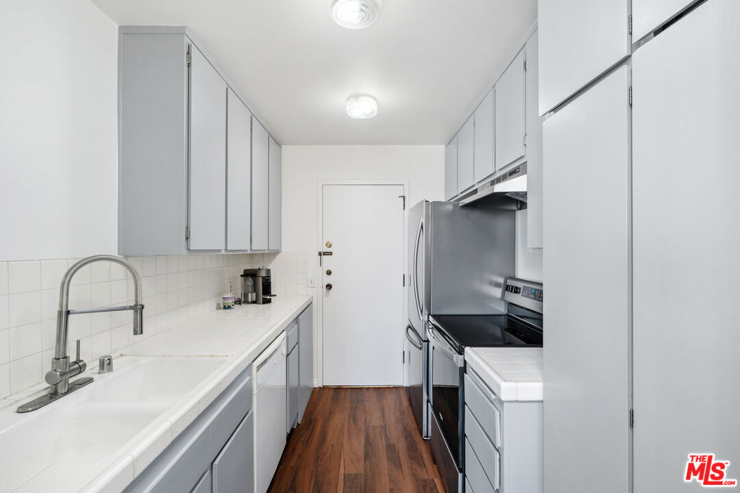100 S Doheny Dr Unit: 503