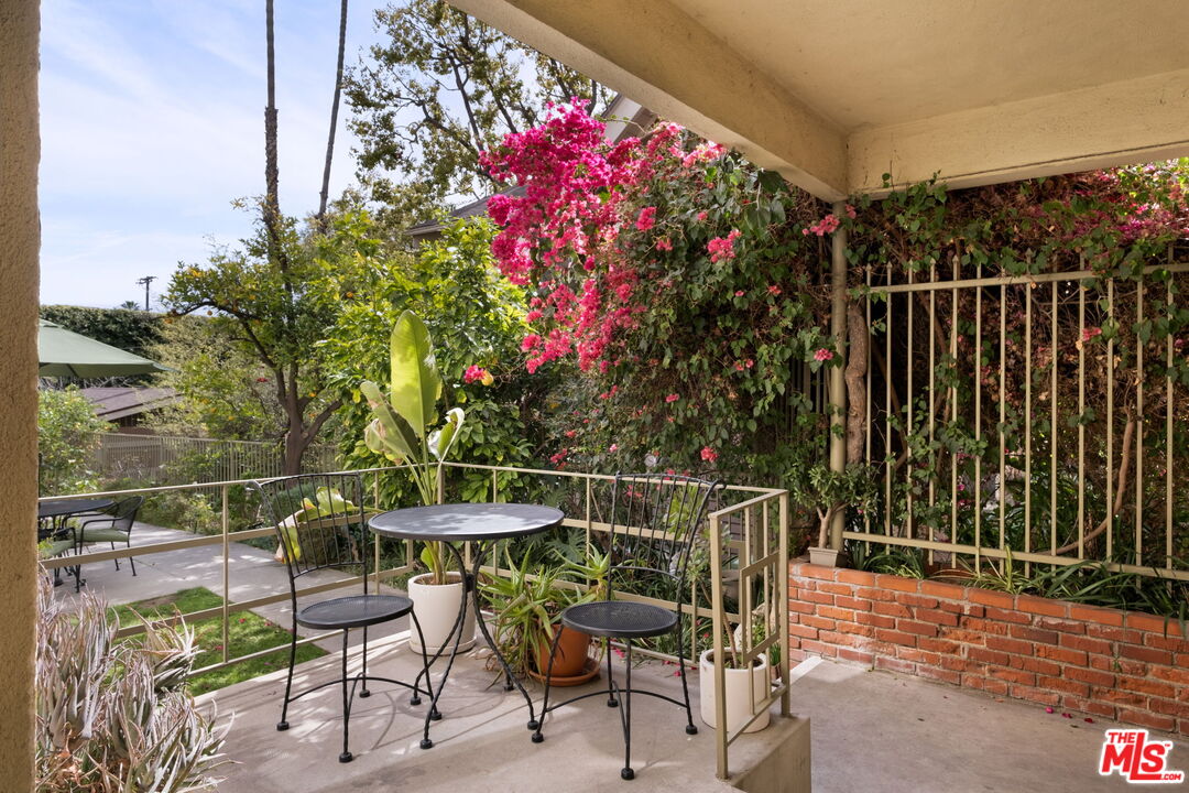 1922 Tamarind Ave Unit: 1