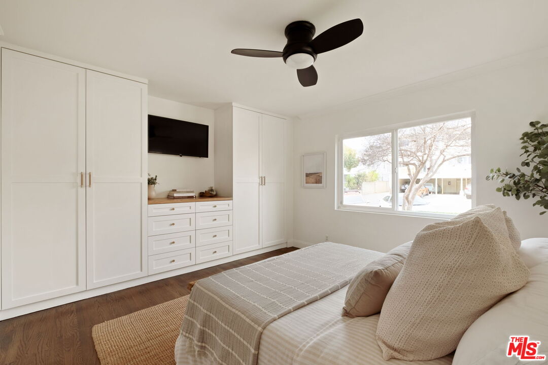 1922 Tamarind Ave Unit: 1