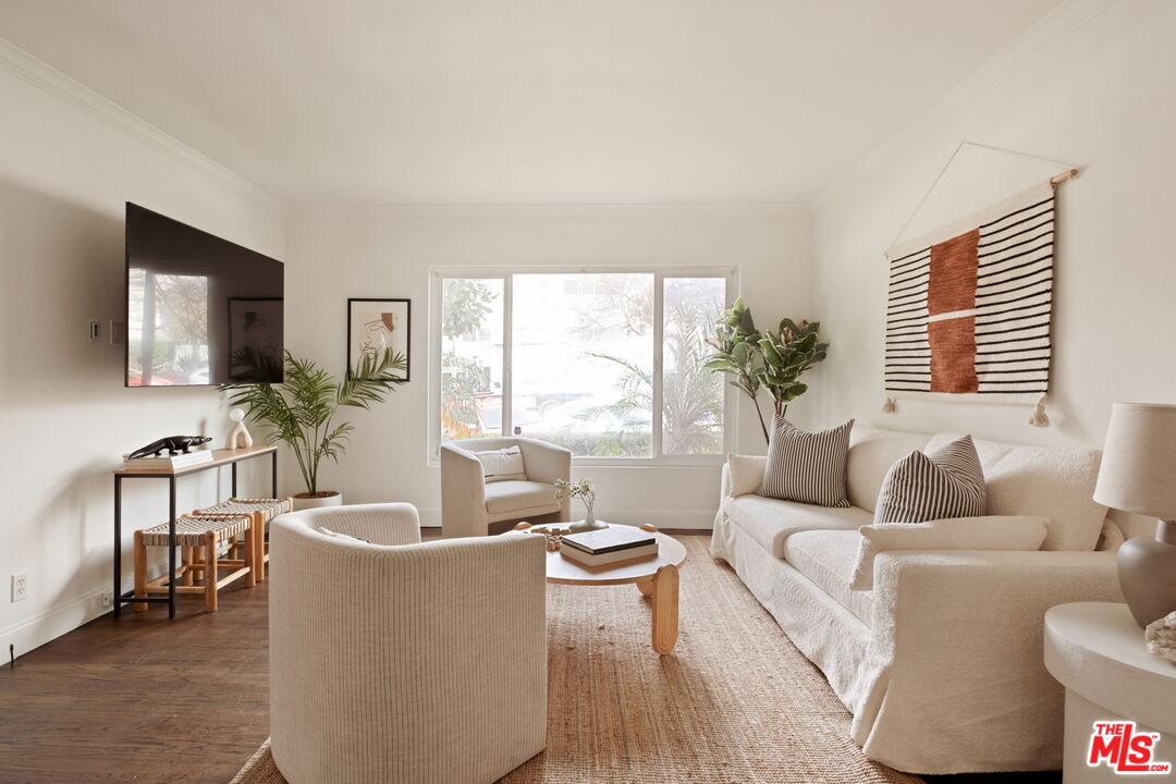 1922 Tamarind Ave Unit: 1