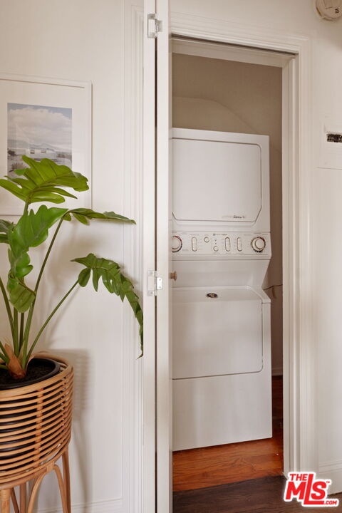 1922 Tamarind Ave Unit: 1