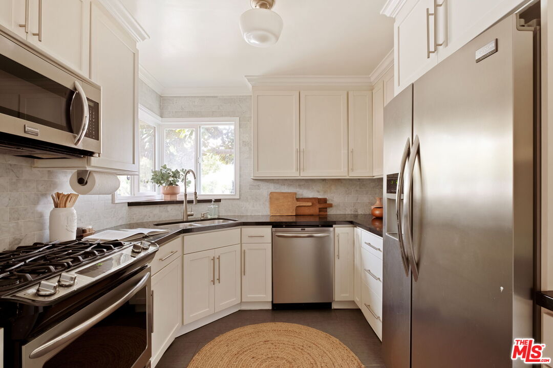 1922 Tamarind Ave Unit: 1