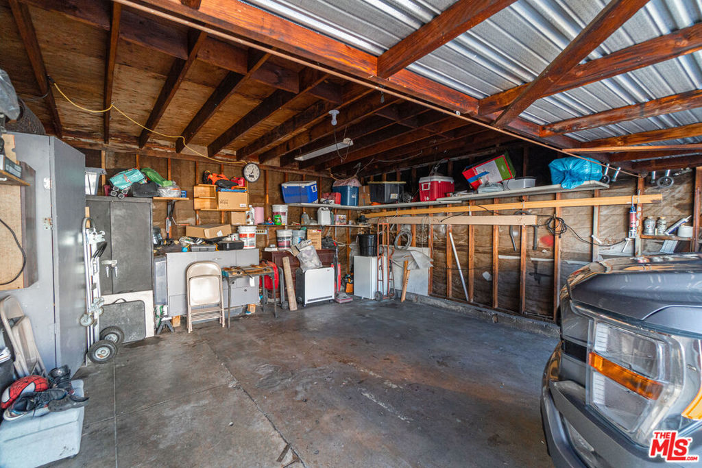 674 W 59th Place