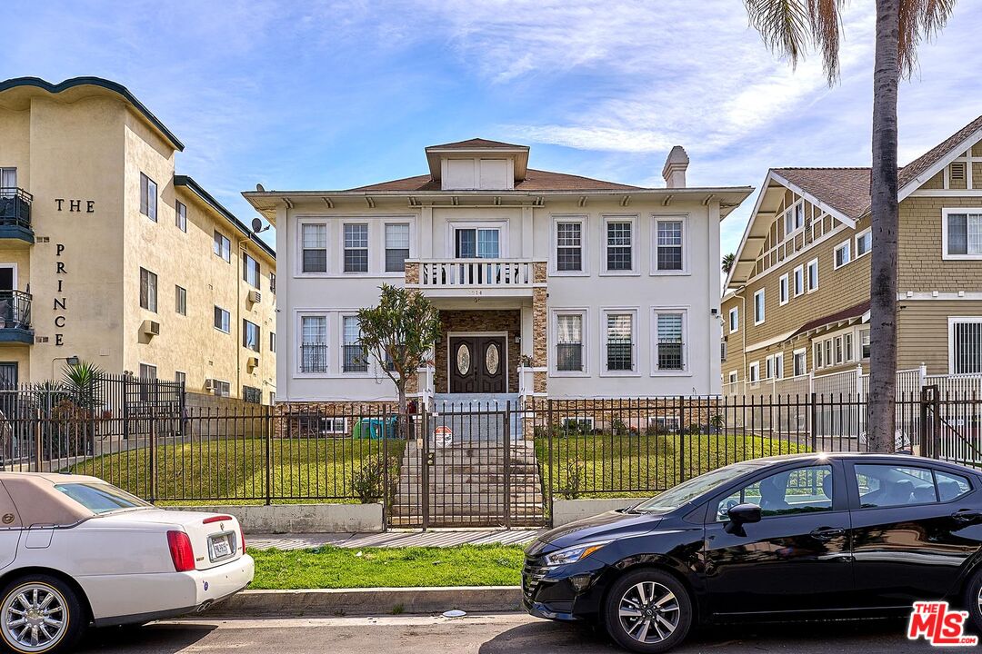 1214 S Norton Ave
