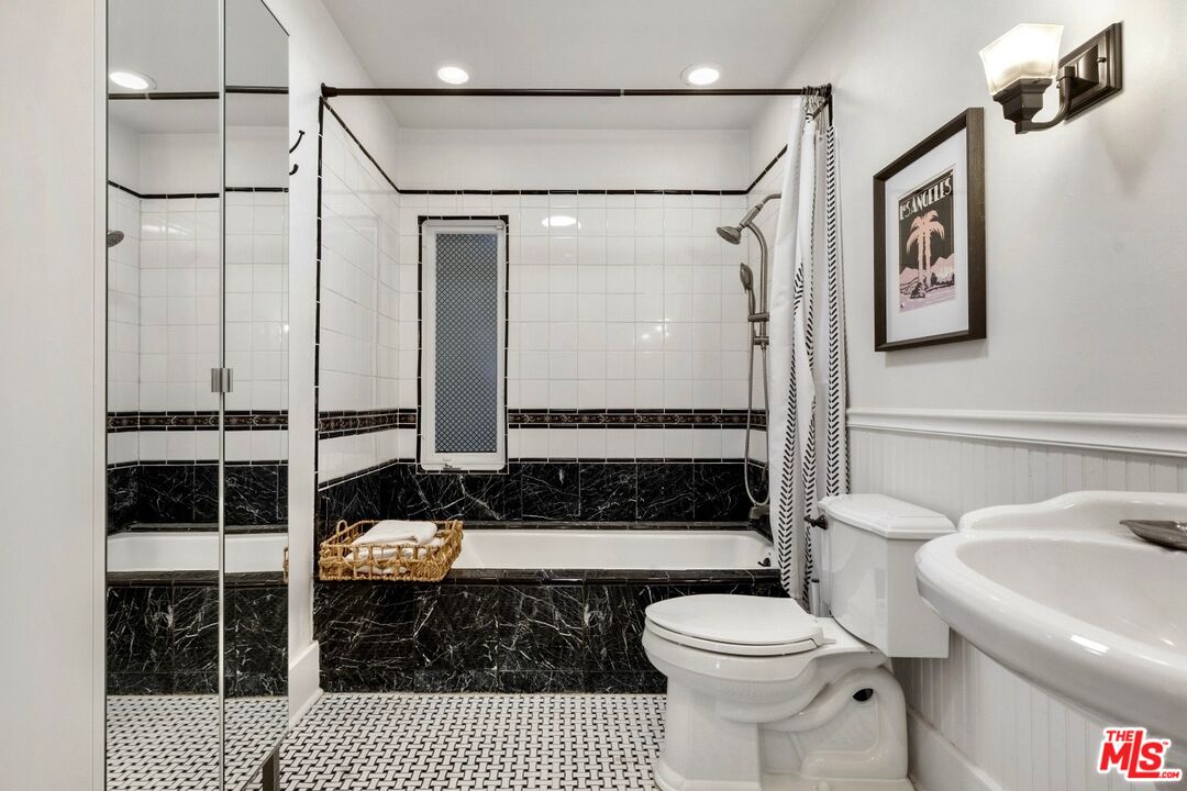 1308 N Orange Grove Ave