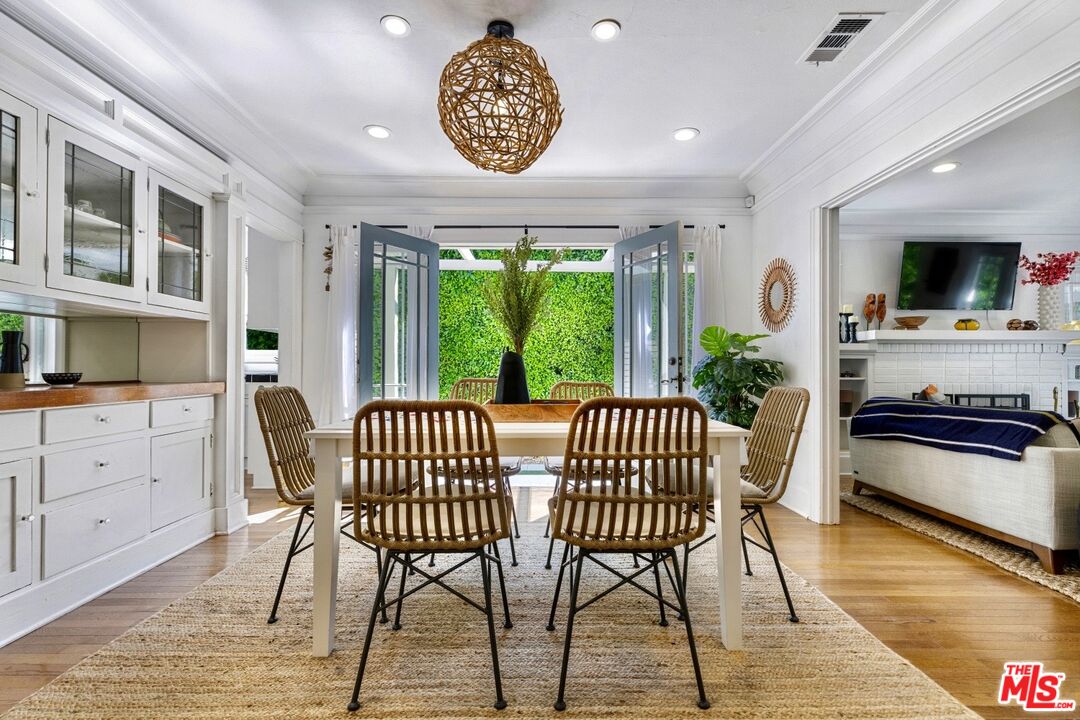 1308 N Orange Grove Ave