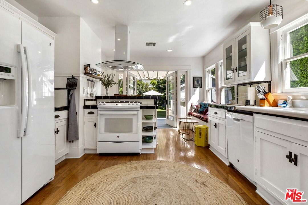 1308 N Orange Grove Ave