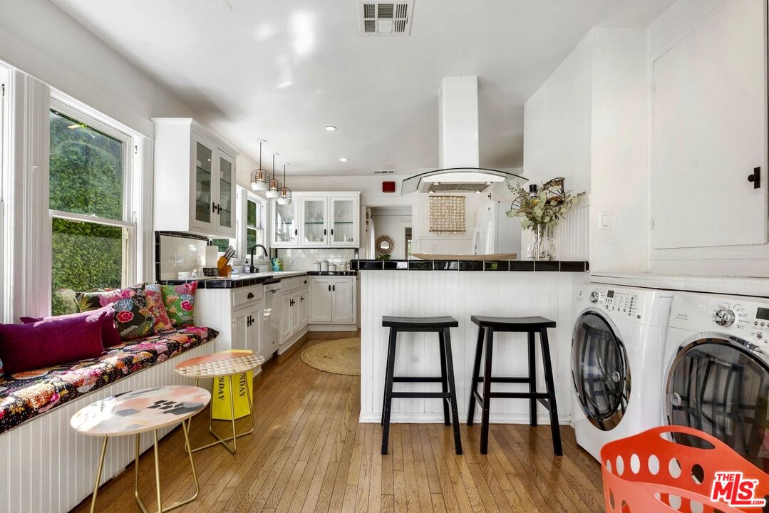 1308 N Orange Grove Ave