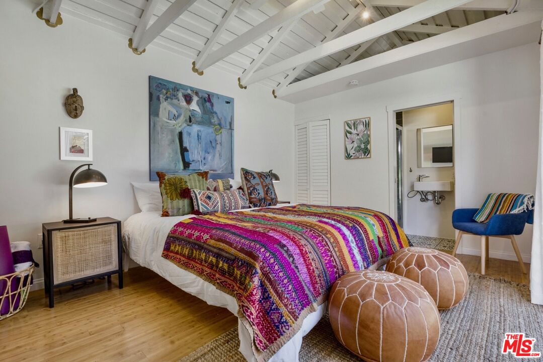 1308 N Orange Grove Ave