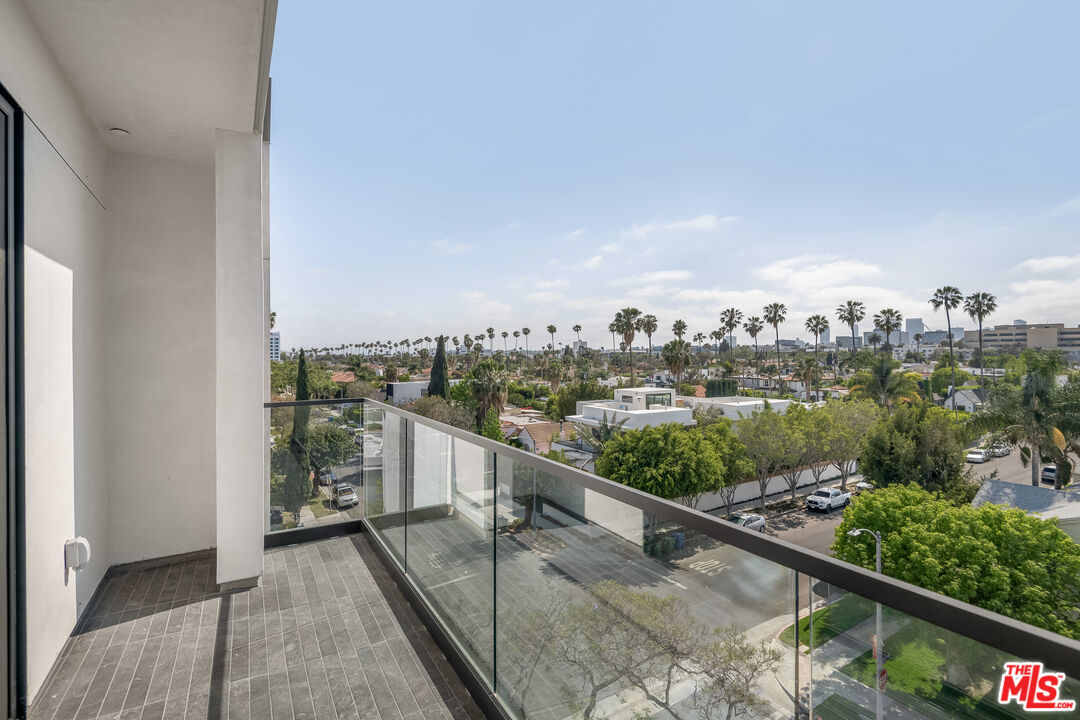 8555 Colgate AVE Unit: 501