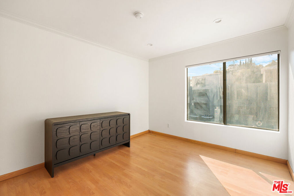 1940 N Highland Avenue 75