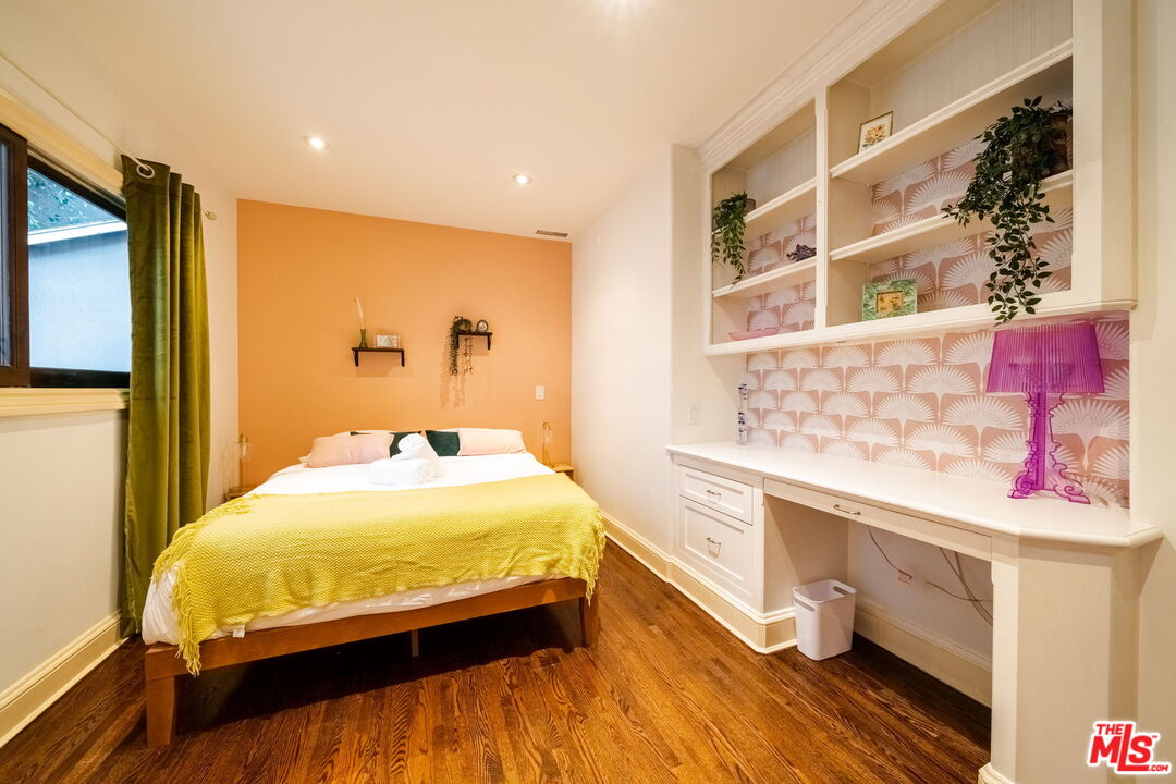 3870 Avenida Del Sol