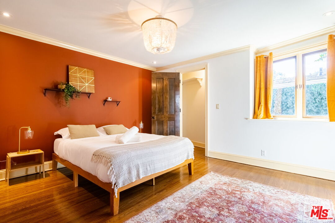 3870 Avenida Del Sol