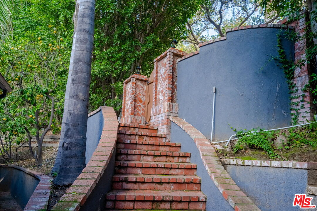 3870 Avenida Del Sol