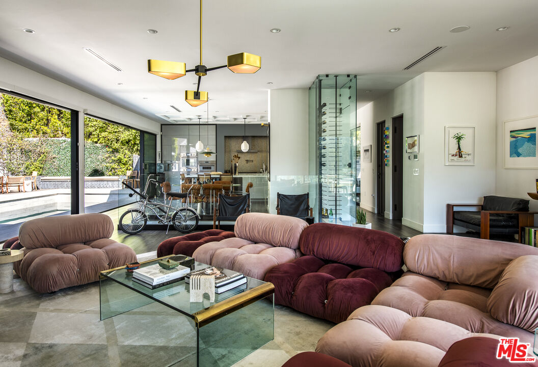 8145 Willow Glen Rd