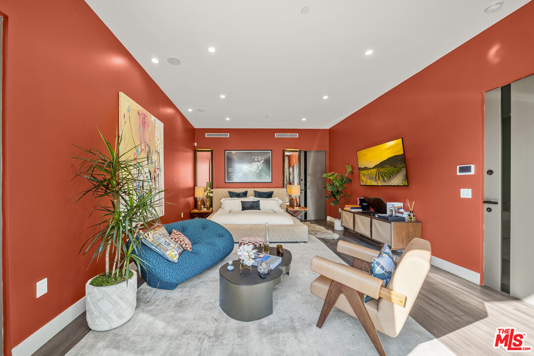8145 Willow Glen Rd