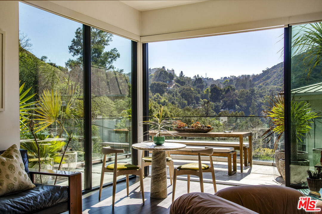 8145 Willow Glen Rd
