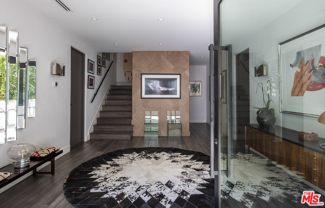 8145 Willow Glen Rd