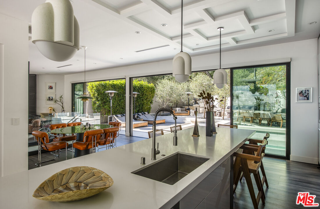 8145 Willow Glen Rd