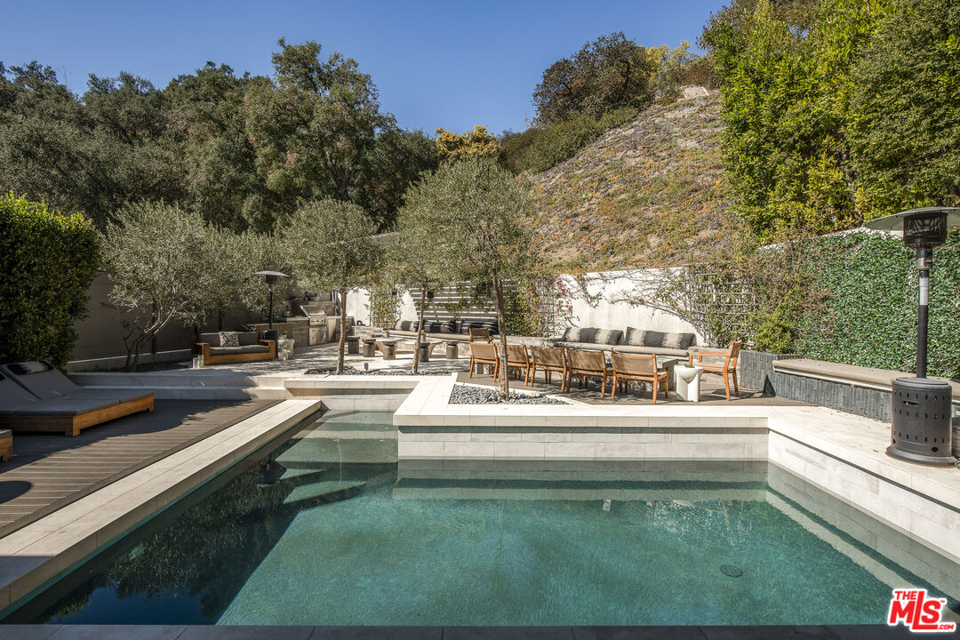 8145 Willow Glen Rd