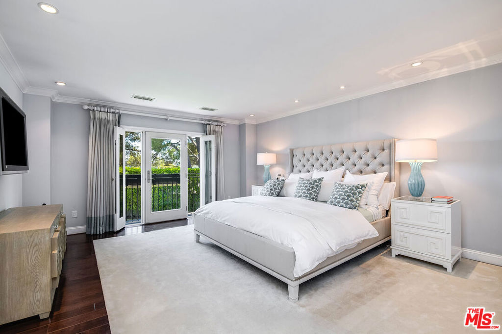 8407 Skyline Drive