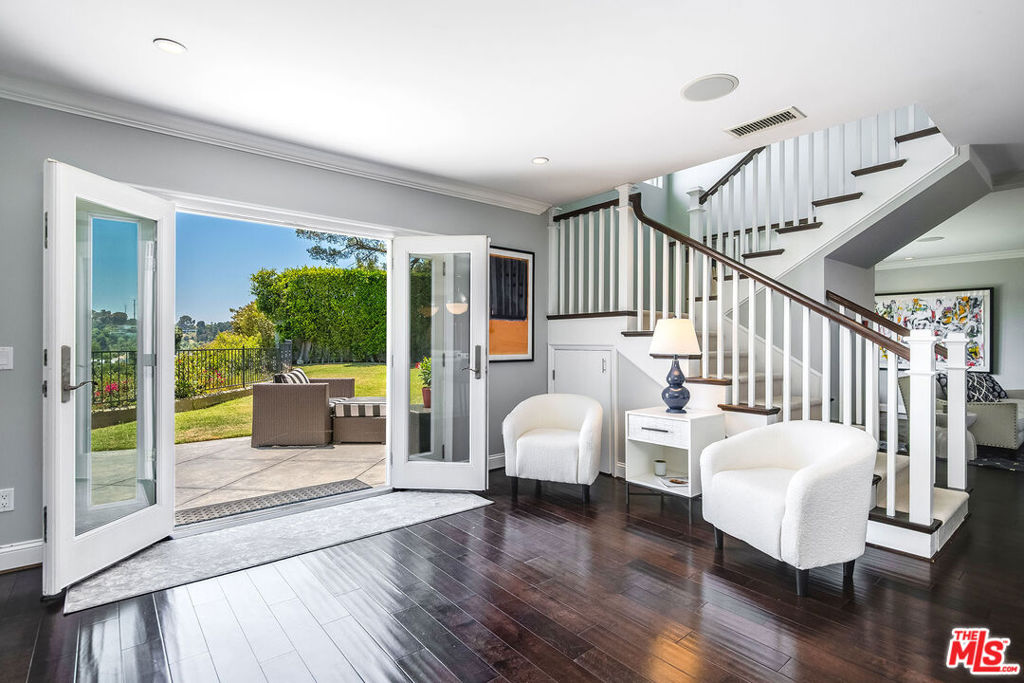 8407 Skyline Drive