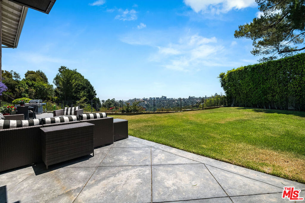 8407 Skyline Drive
