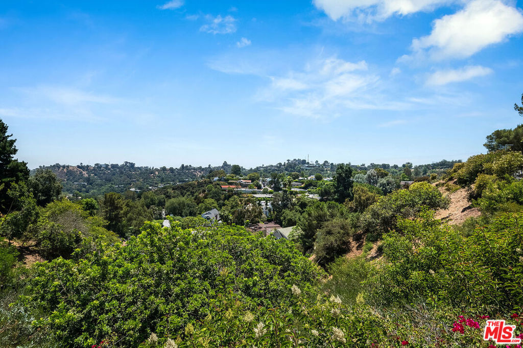 8407 Skyline Drive
