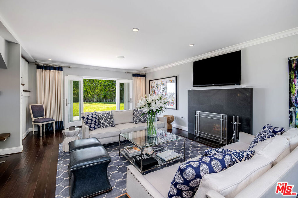 8407 Skyline Drive