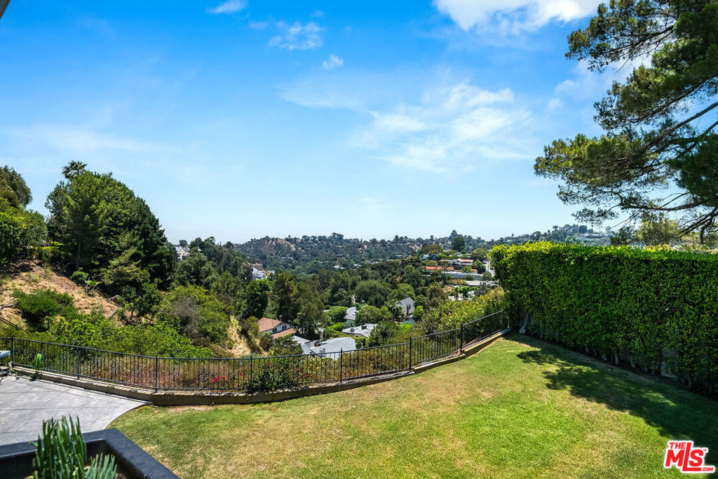 8407 Skyline Drive