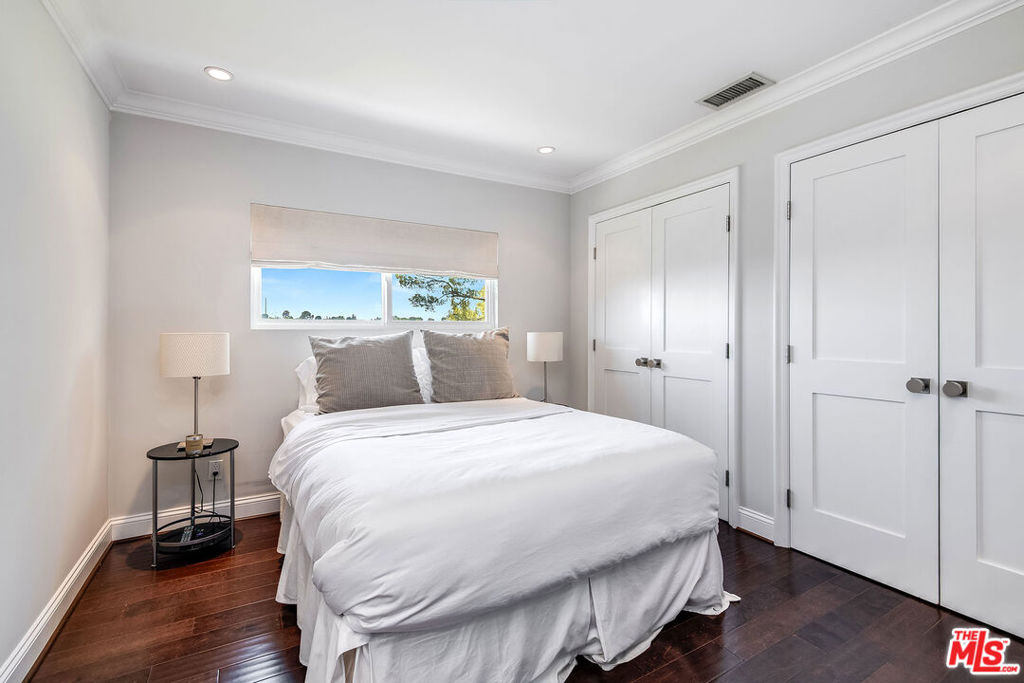 8407 Skyline Drive
