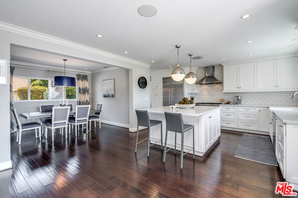 8407 Skyline Drive