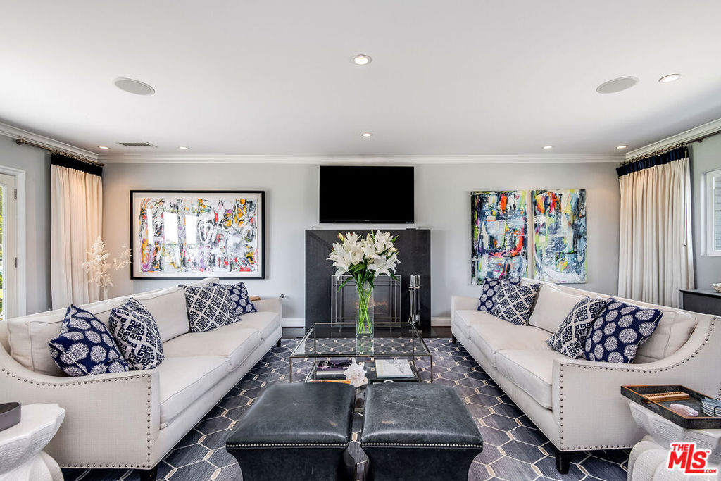 8407 Skyline Drive